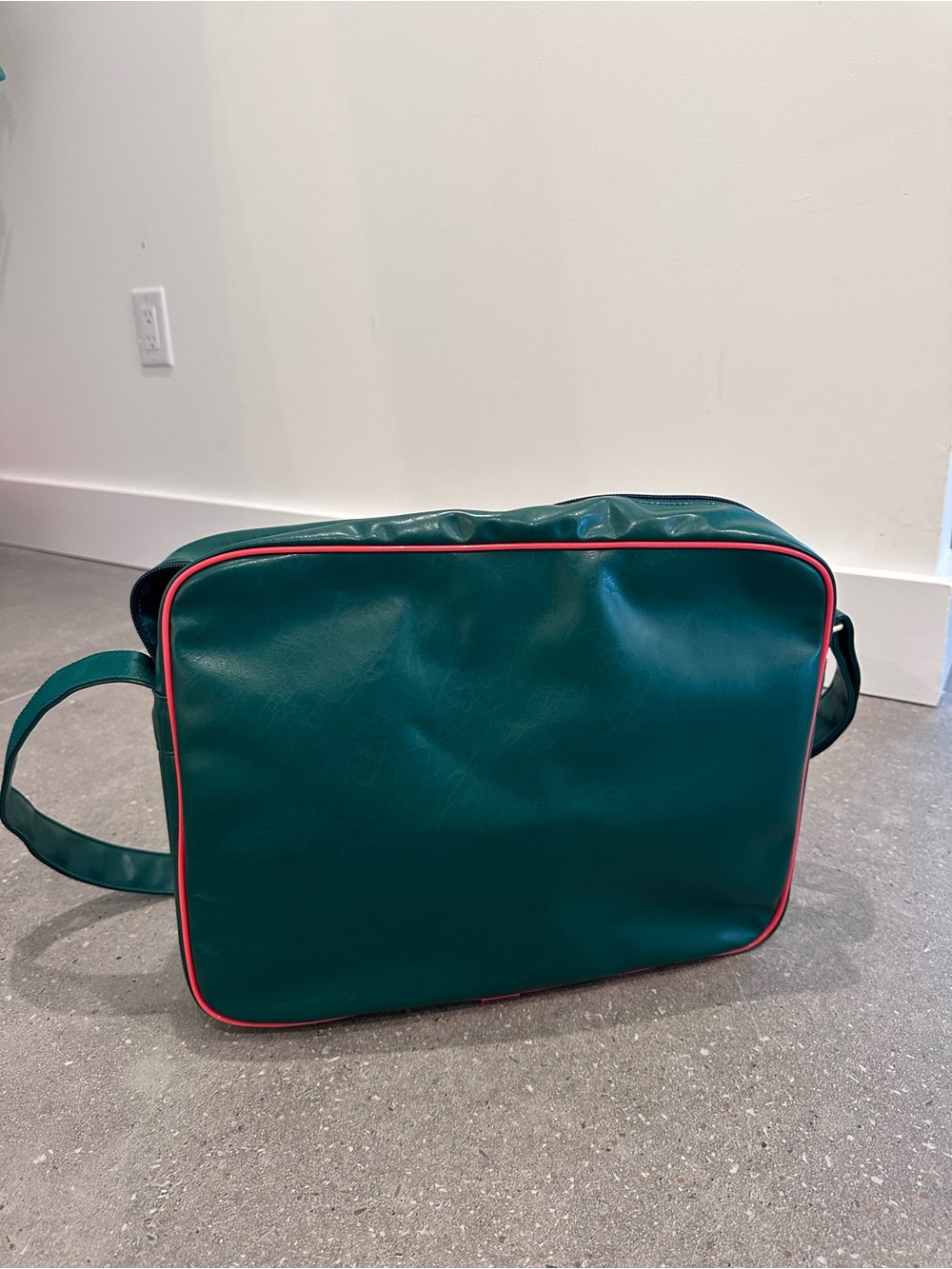 Adidas OG AIRLINER BAG - Picture 4 of 8